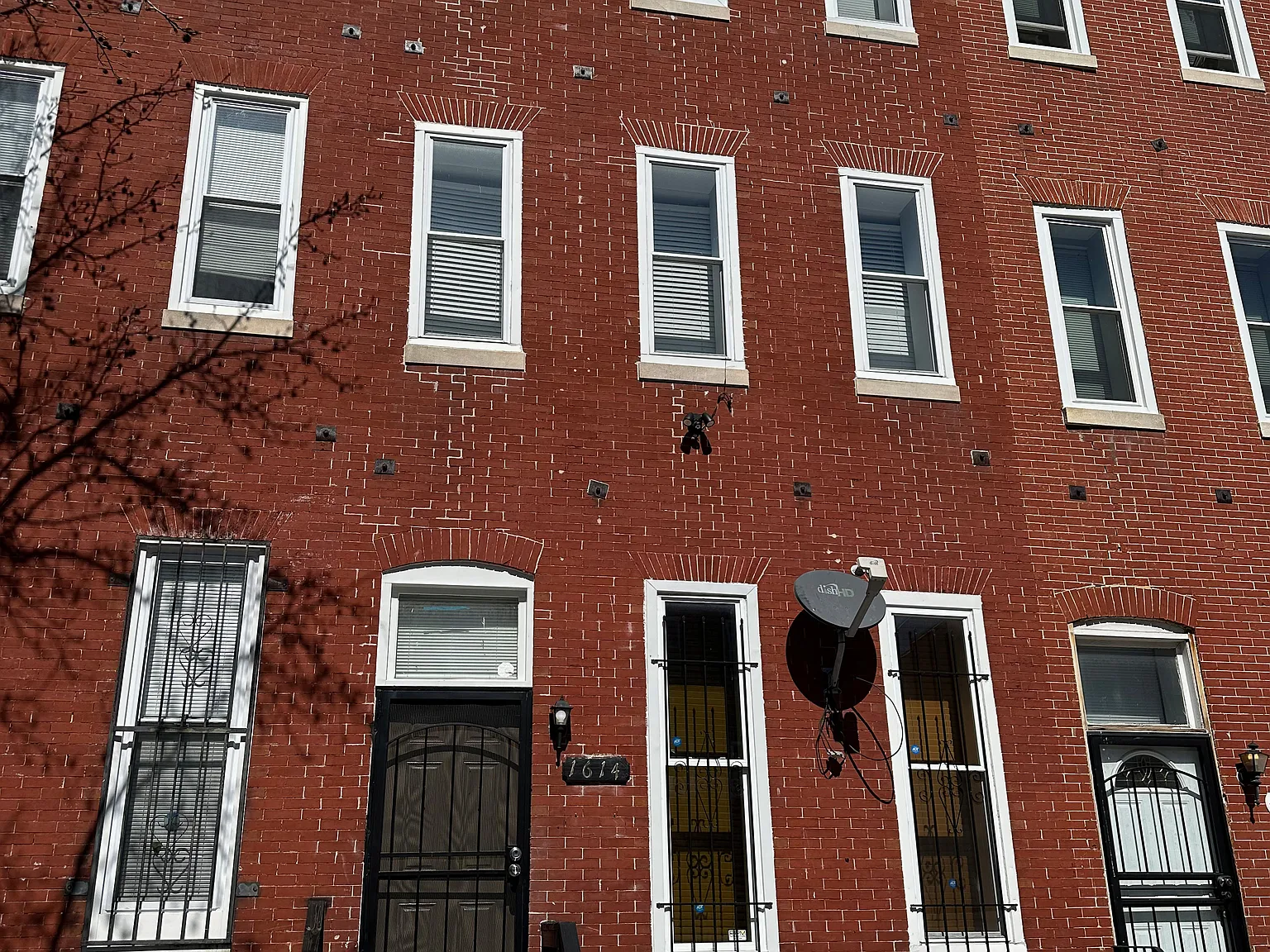 4 bed, 2.0 bath, $1,900 — Photo 1