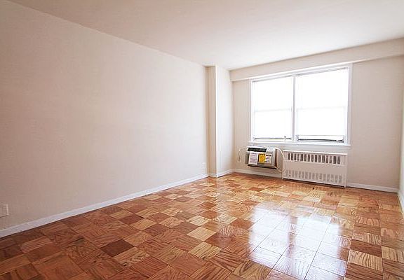 4th image of 18311 Hillside Ave #2K