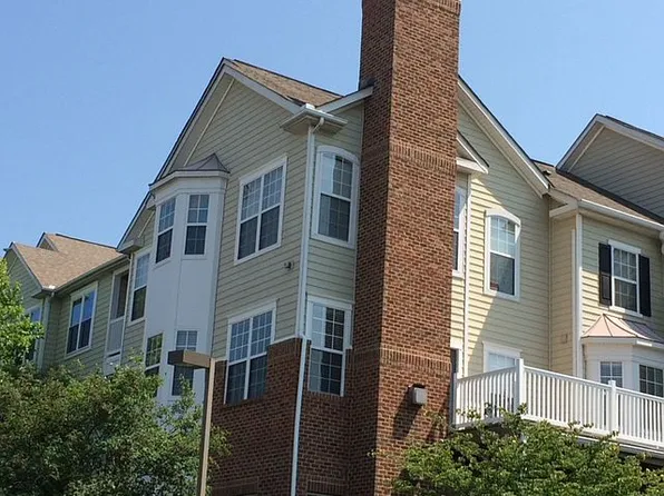 820 Beverley Dr APT 303, Charlottesville, VA 22911