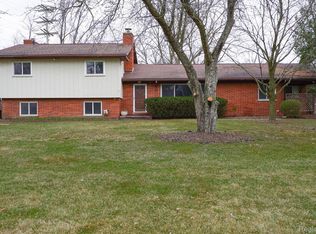 3649 S John Hix Rd, Wayne, MI 48184