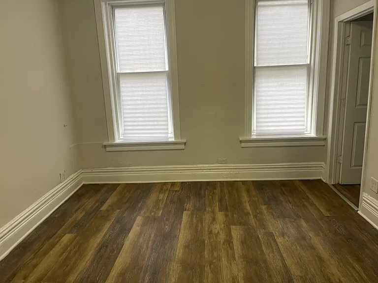 2143 S Fairfield Ave #1F — Photo 8