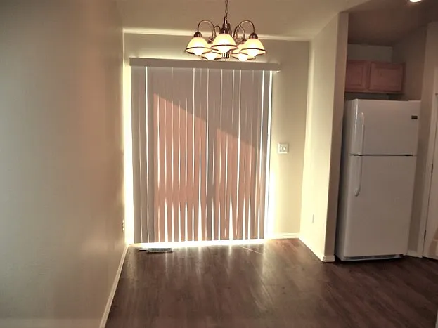 3 bed, 2.0 bath, 1126 sqft, $2,185 — Photo 4