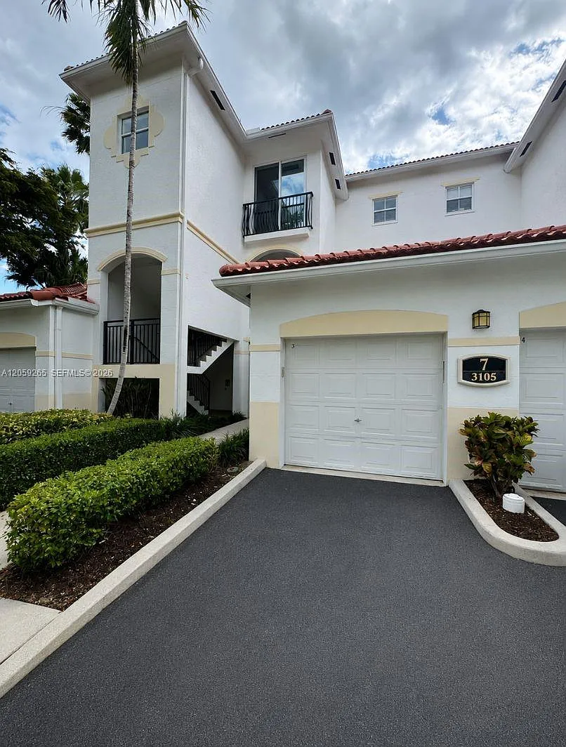 Village By The Bay Condo — Photo 4
