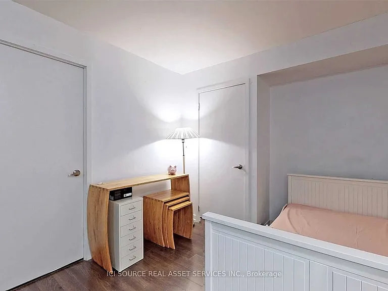 816 Lansdowne Ave #113 — Photo 11
