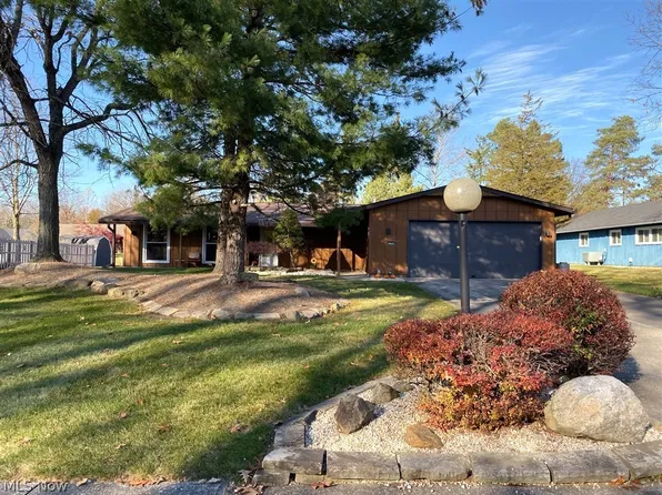 15254 High Point Rd, Strongsville, OH 44136
