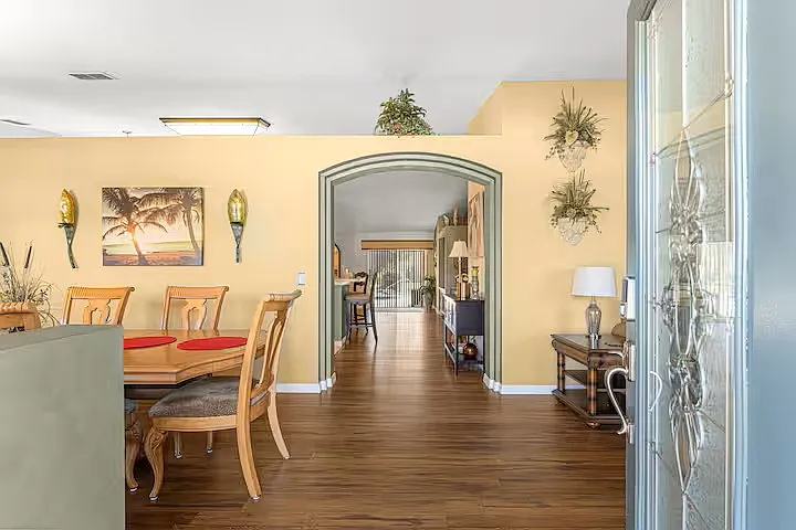 3 bed, 2000 sqft, $3,000 — Photo 2