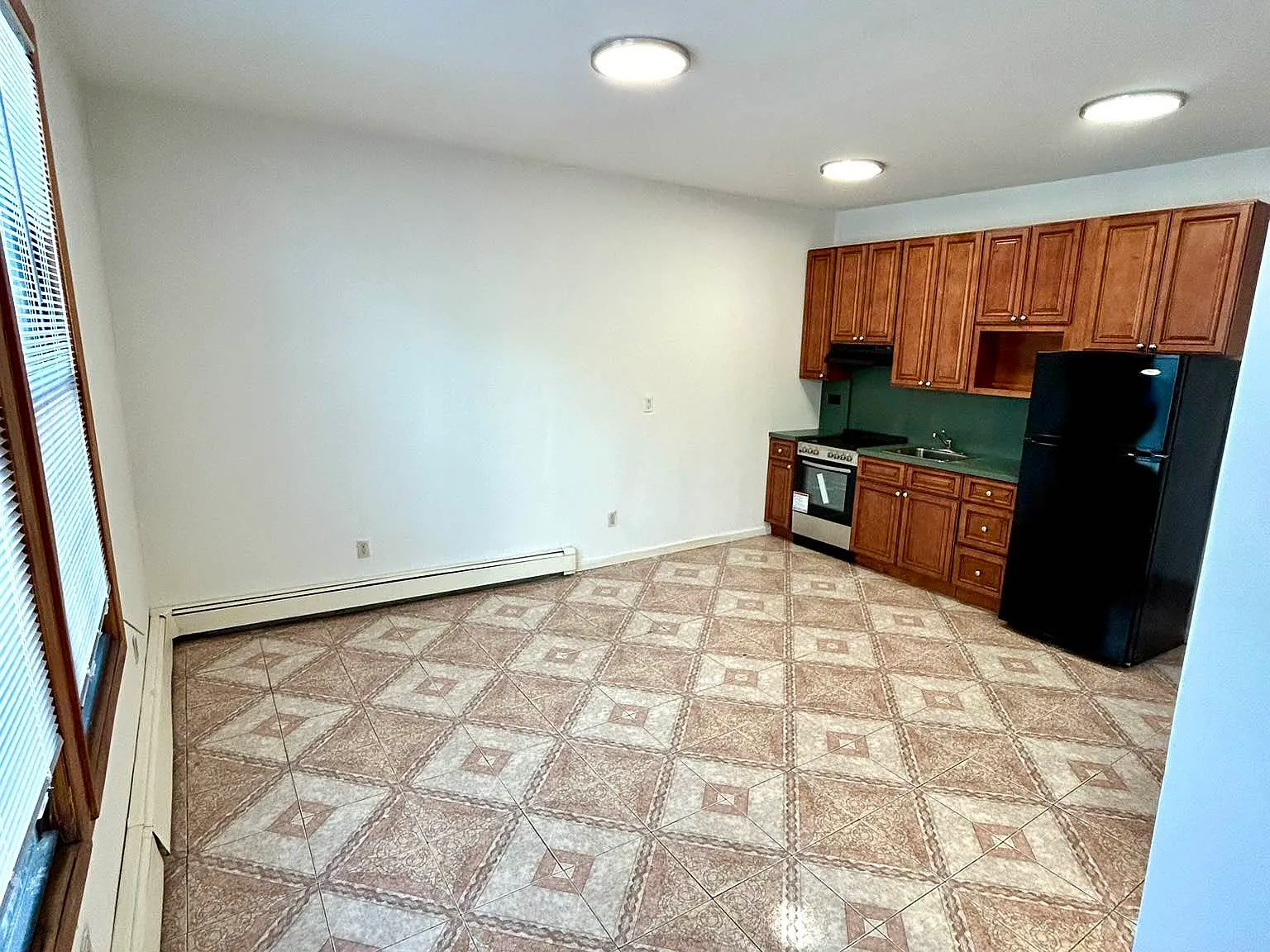 1345 De Kalb Avenue — Photo 2