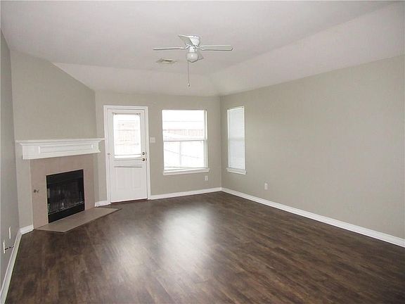 4th image of 3208 Candlebrook Dr