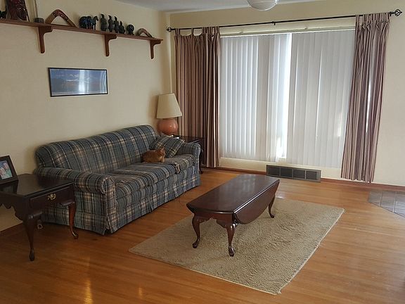 2nd image of 861 Hill Ave