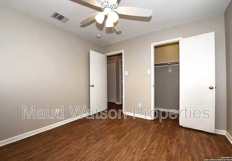 10727 N Shaenridge — Photo 3