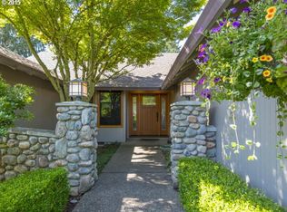 218 SW Peach Cove Ln, West Linn, OR 97068