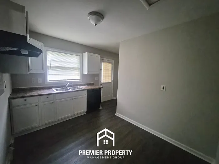 3218 Joslin St SW — Photo 9