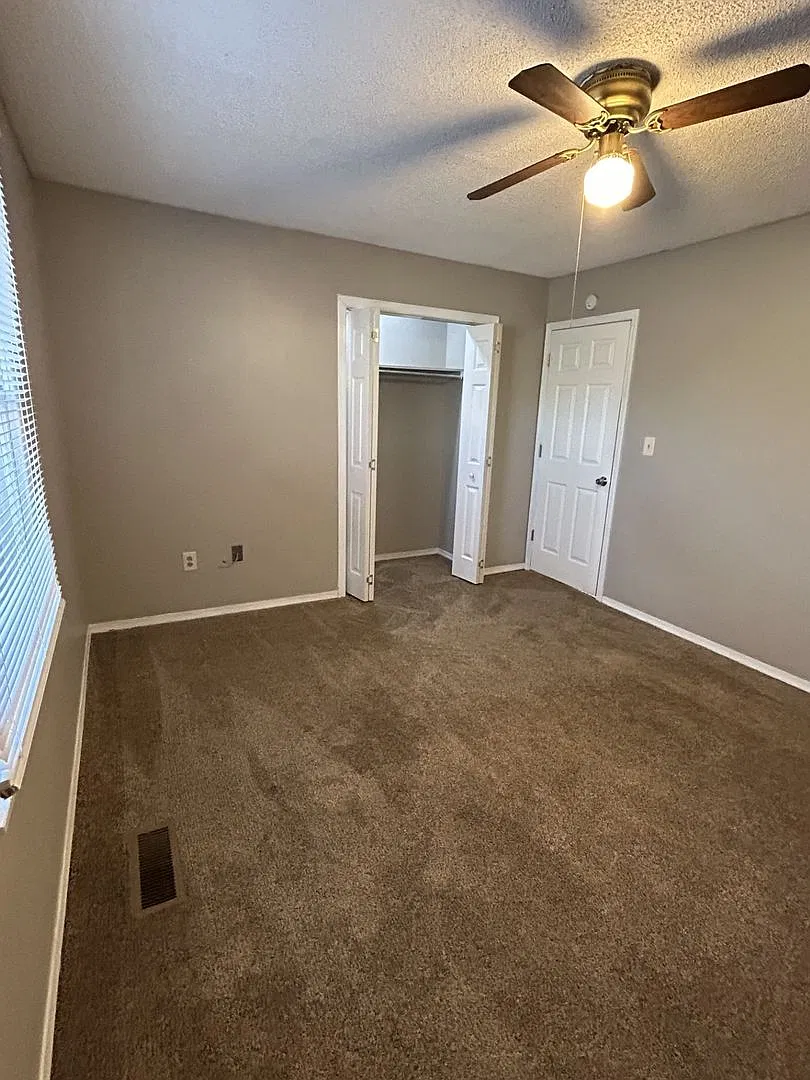 Coming Soon! (11/10/2026) Cute And Cozy 2br/1ba Duplex - With A Fresh Look — Photo 4