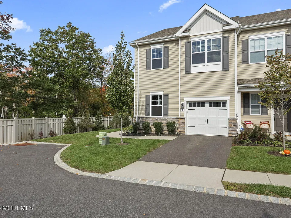 1 Chapel Ln