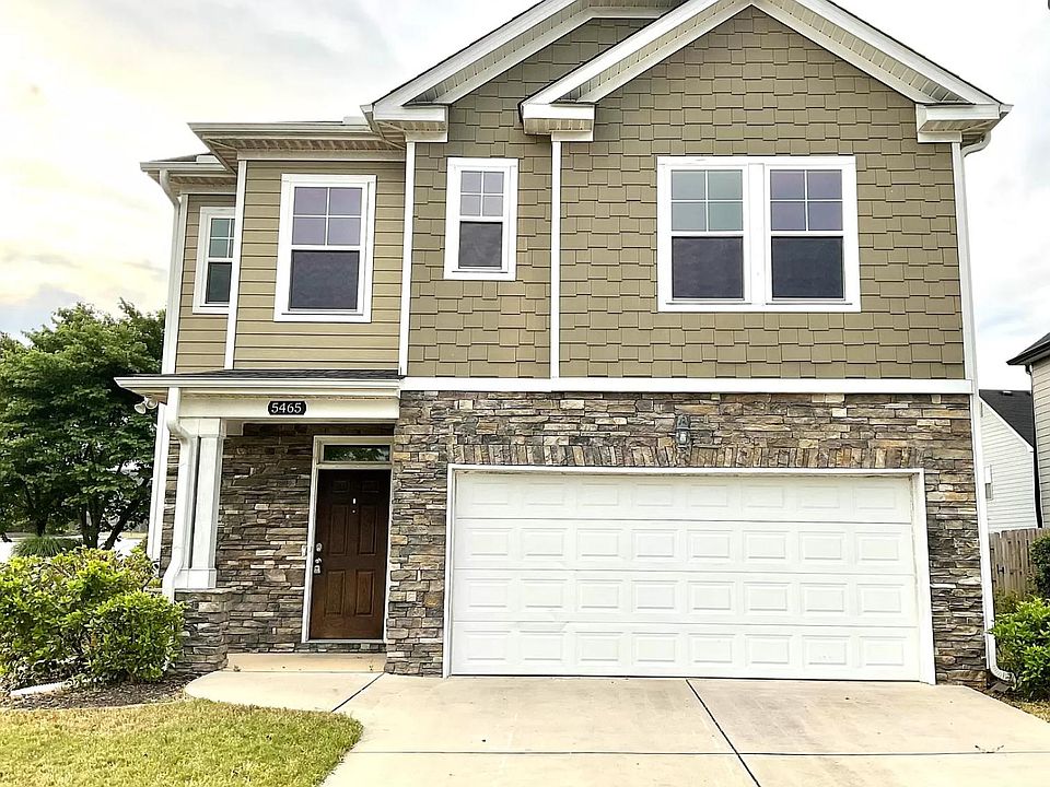 Beautiful 3 bedroom home with large office.