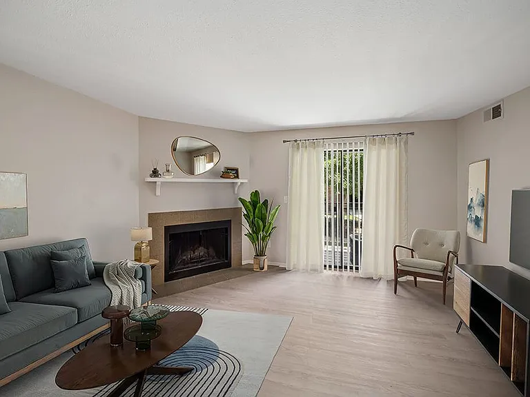 Sky Rock Apartments — Photo 15