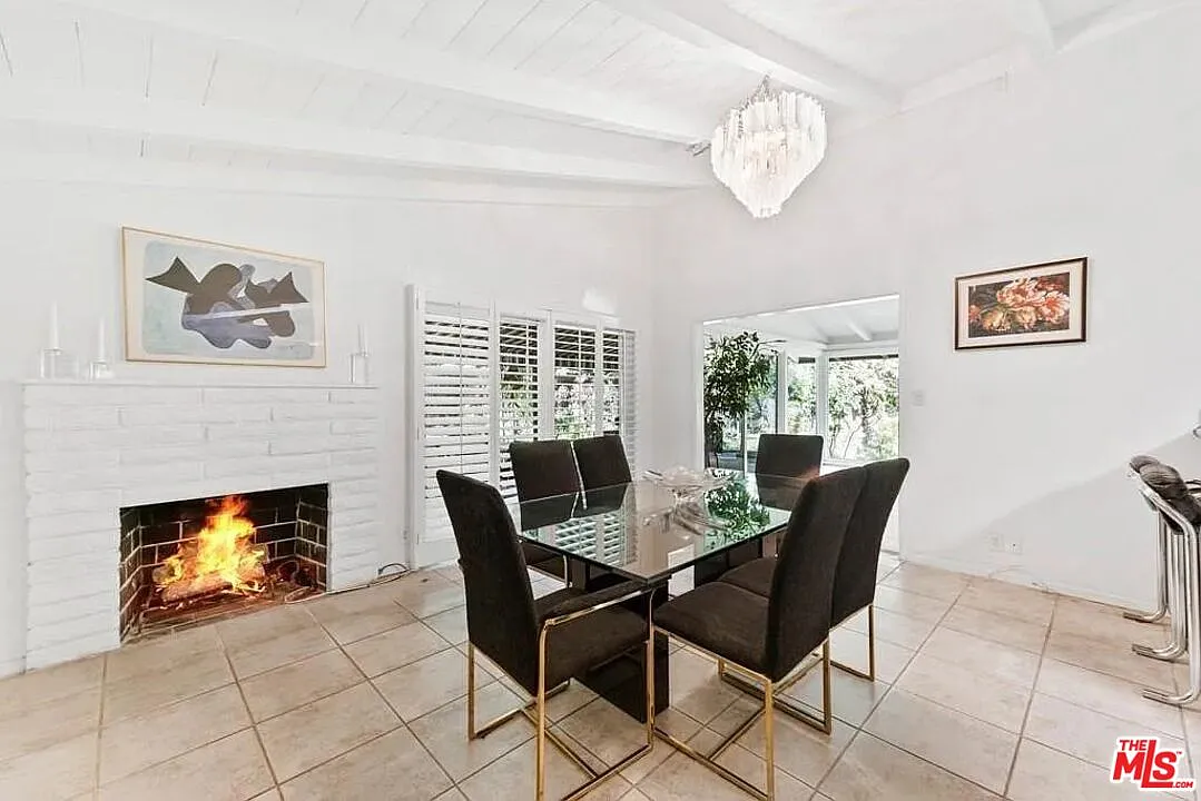 3 bed, 3.0 bath, 1908 sqft, $7,900 — Photo 3