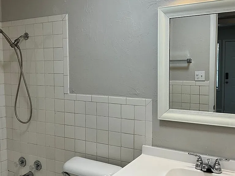 Terraces at Nichols Hills Renovated Two-Bedrooms — Photo 27