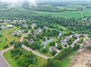 881 Shade Tree Ct, Lisbon, IA 52253