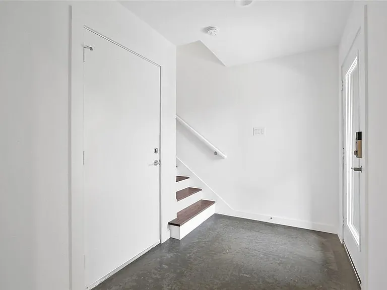 4713 Bryan St #504 — Photo 8