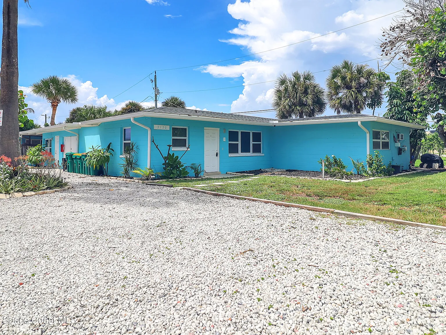 2 bed, 1.0 bath, 1938 sqft, $1,790 — Photo 2