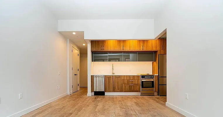 Rented by Artur Gutman, LREB | media 1