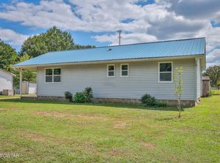 306 Poplar St, Greenfield, TN 38230