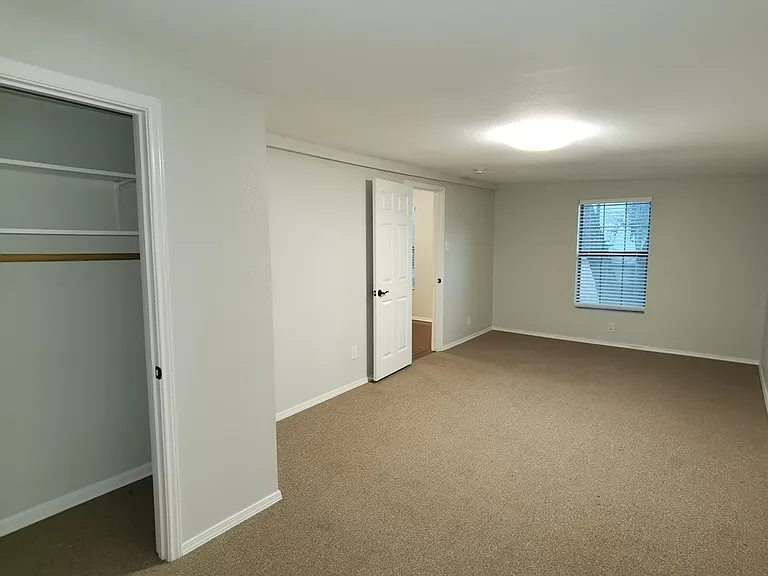 137 E Norwood Ct — Photo 16