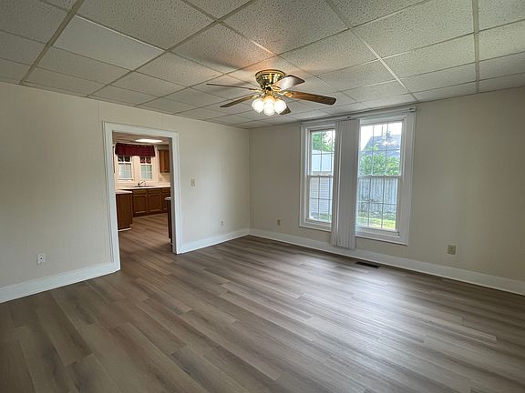 2nd image of 556 Victor Ave