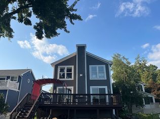 9055 Gale Rd, White Lake, MI 48386