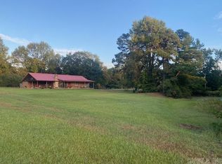 892 Spring Lake Rd, Hope, AR 71801