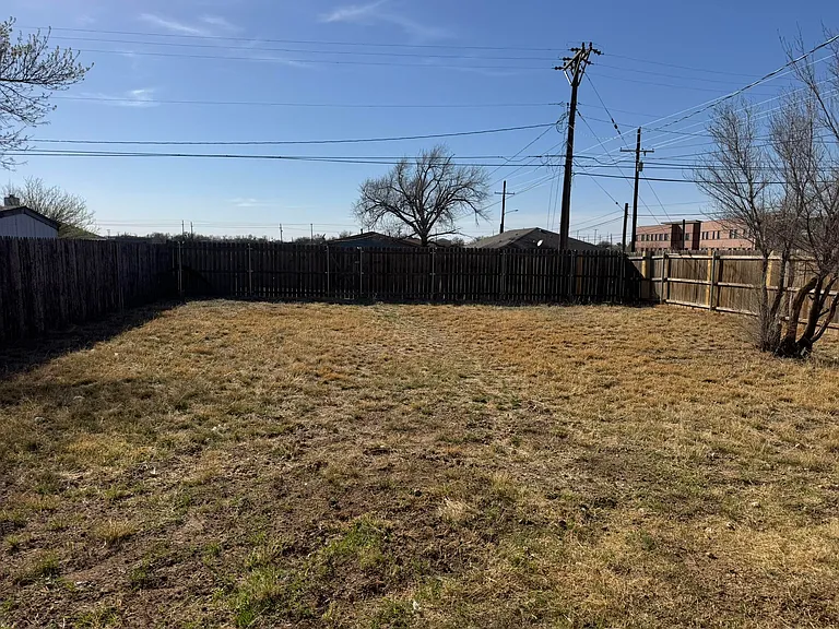 321 N Sherman Ave — Photo 16