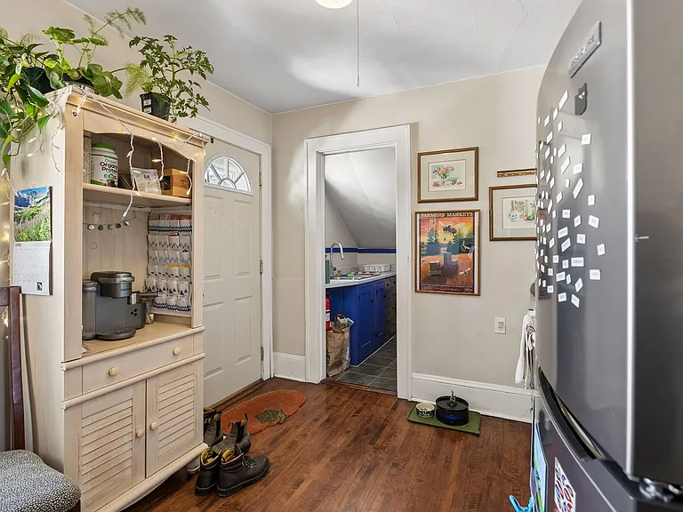 1919 Como Ave SE #1 — Photo 5