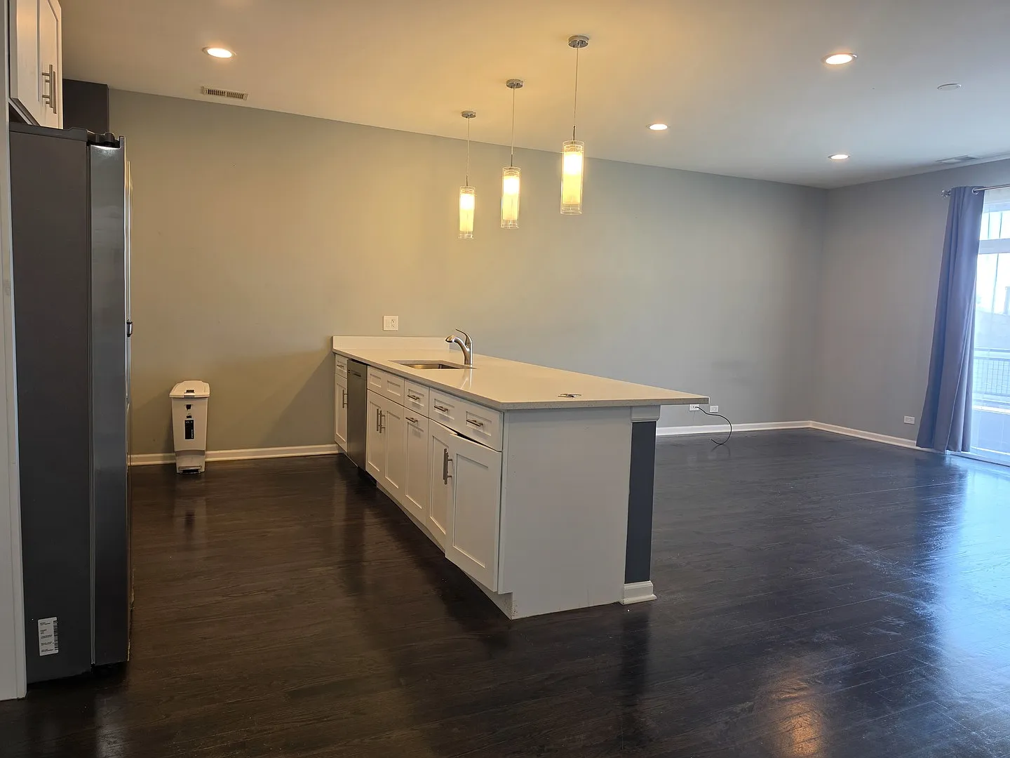 2 bed, 1200 sqft, $2,500 — Photo 4