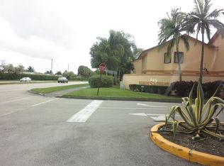 1019 SW 113th Ter, Pembroke Pines, FL 33025