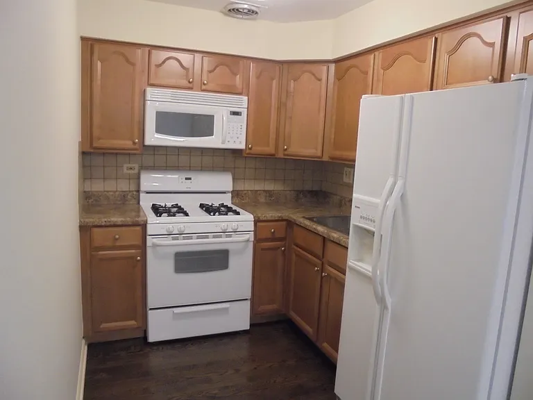 5310 N Chester Ave #301 — Photo 4