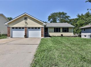2028 NE Concord St, Lees Summit, MO 64086