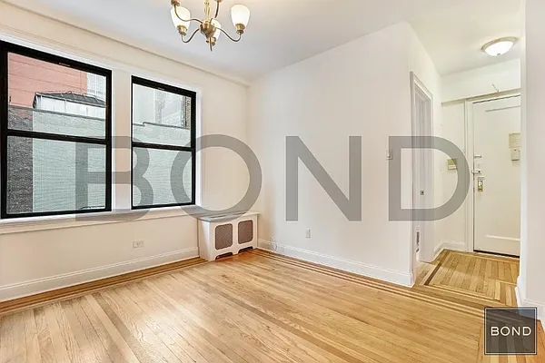 Rented by Bond New York | media 15