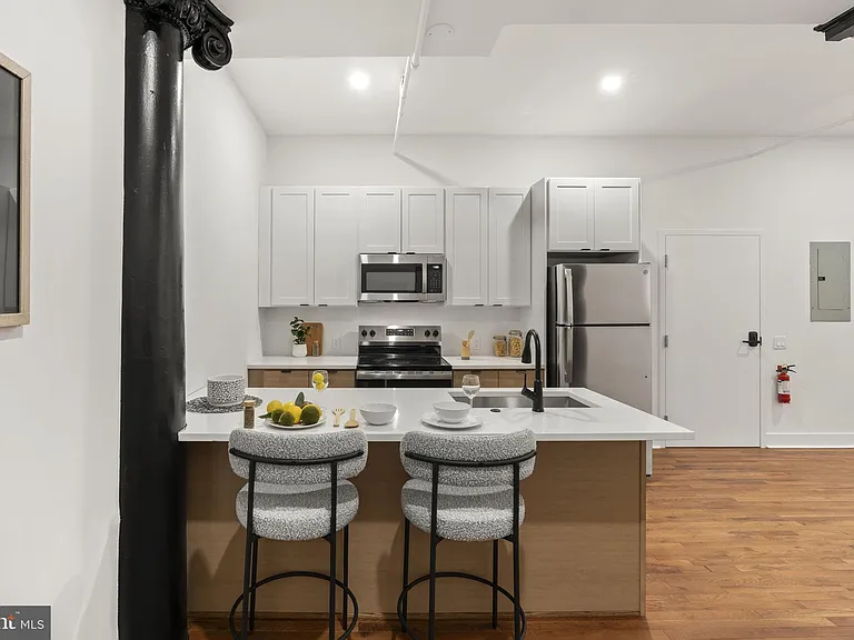 240 Hermitage St #102 — Photo 12
