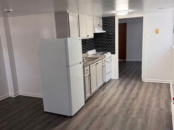 4th image of 6005 Palmetto St APT 1