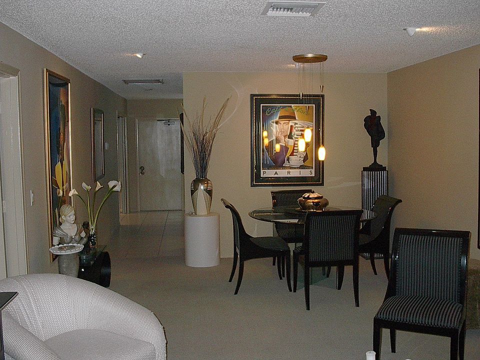 2nd image of 2810 SW 15th St APT 202