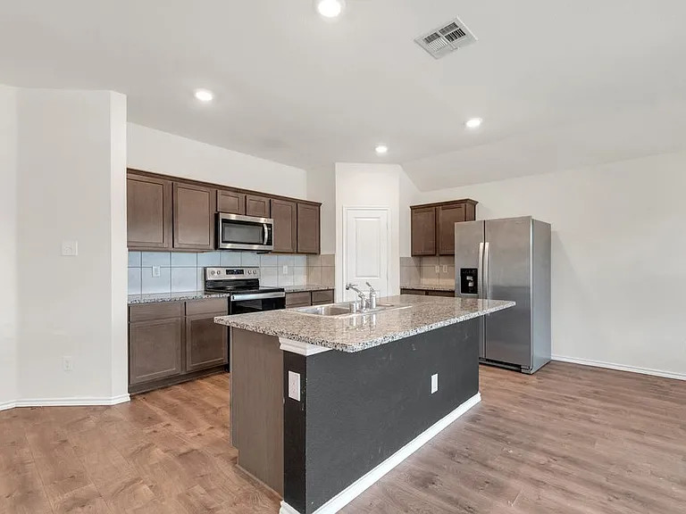 722 Windmill St — Photo 16
