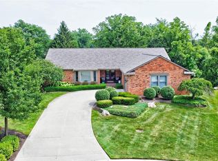 1692 Edinborough Dr, Rochester Hills, MI 48306