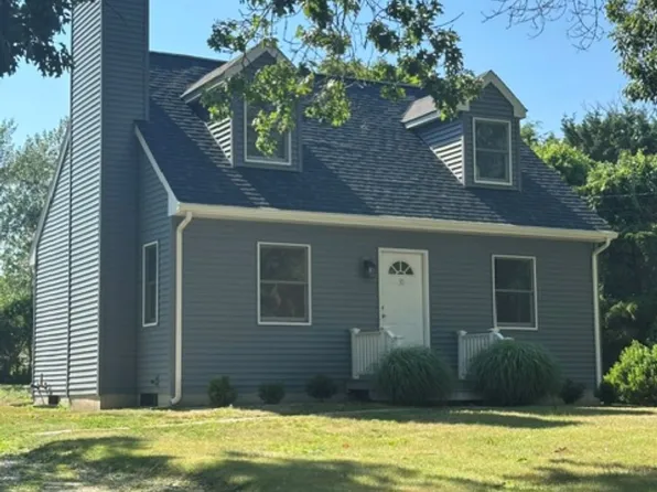 30 Norbury Rd, Hampton Bays, NY 11946