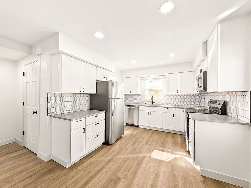 1st image of 215-217 Pembroke Way