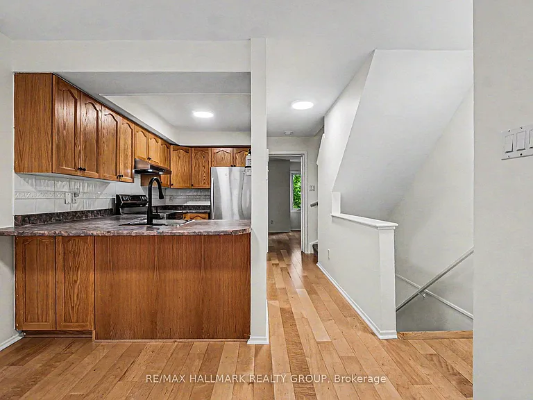 1102 Blasdell Ave — Photo 5