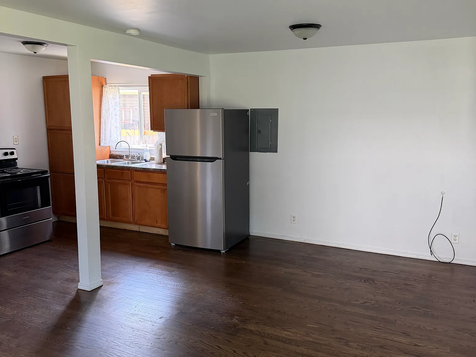 Studio, 400 sqft, $950 — Photo 2