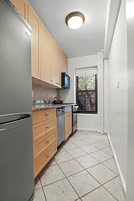 Rented by Stonehenge NYC LLC | media 12
