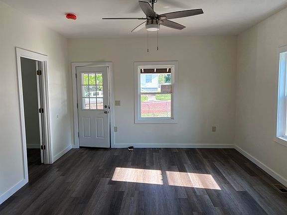 3rd image of 211 W Jefferson Ave