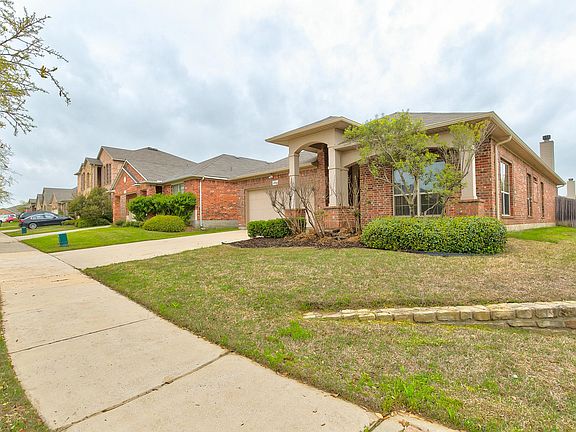 2nd image of 4500 Lacewood Dr